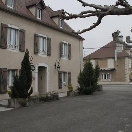 Hotel Peret Denguin Экстерьер фото